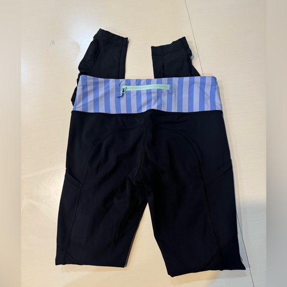 lululemon leggings size 4 - Picture 4 of 4